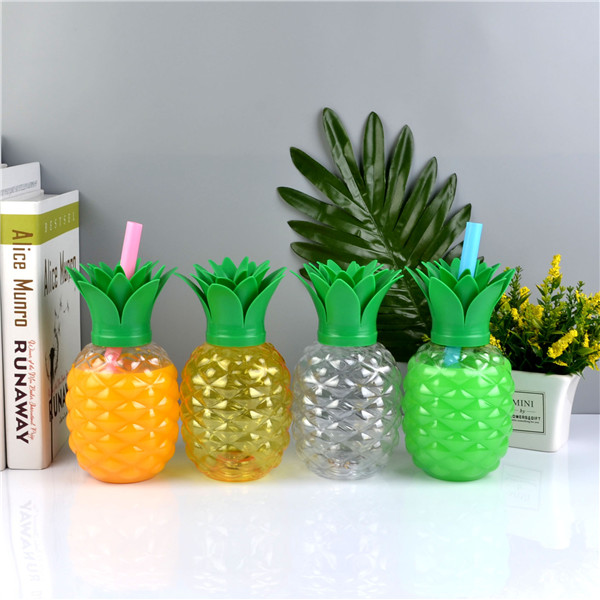 Charmlite製 新型プラスチック製パイナップル型ドリンクカップ（LED機能付き）16オンス（4個入り）