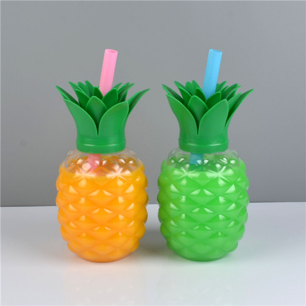 Charmlite製 パイナップル型プラスチック製ドリンクカップ（LED機能付き）16オンス（3個入り）
