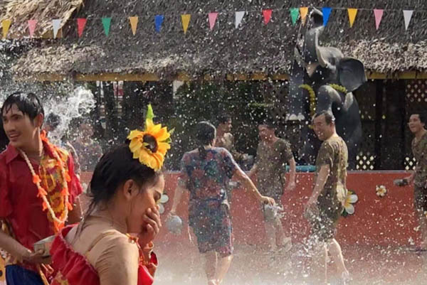 Festivali i spërkatjes me ujë 2